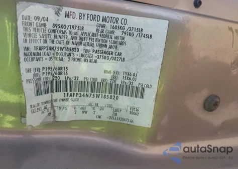 2005 Ford Focus Zx4 z USA, uszkodzony, nr VIN 1FAFP34N75W185820